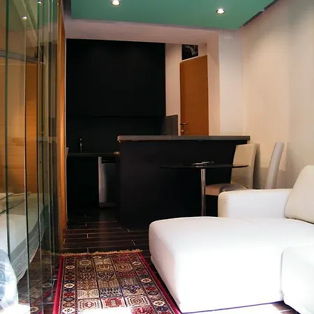 President Suites Split Room photo